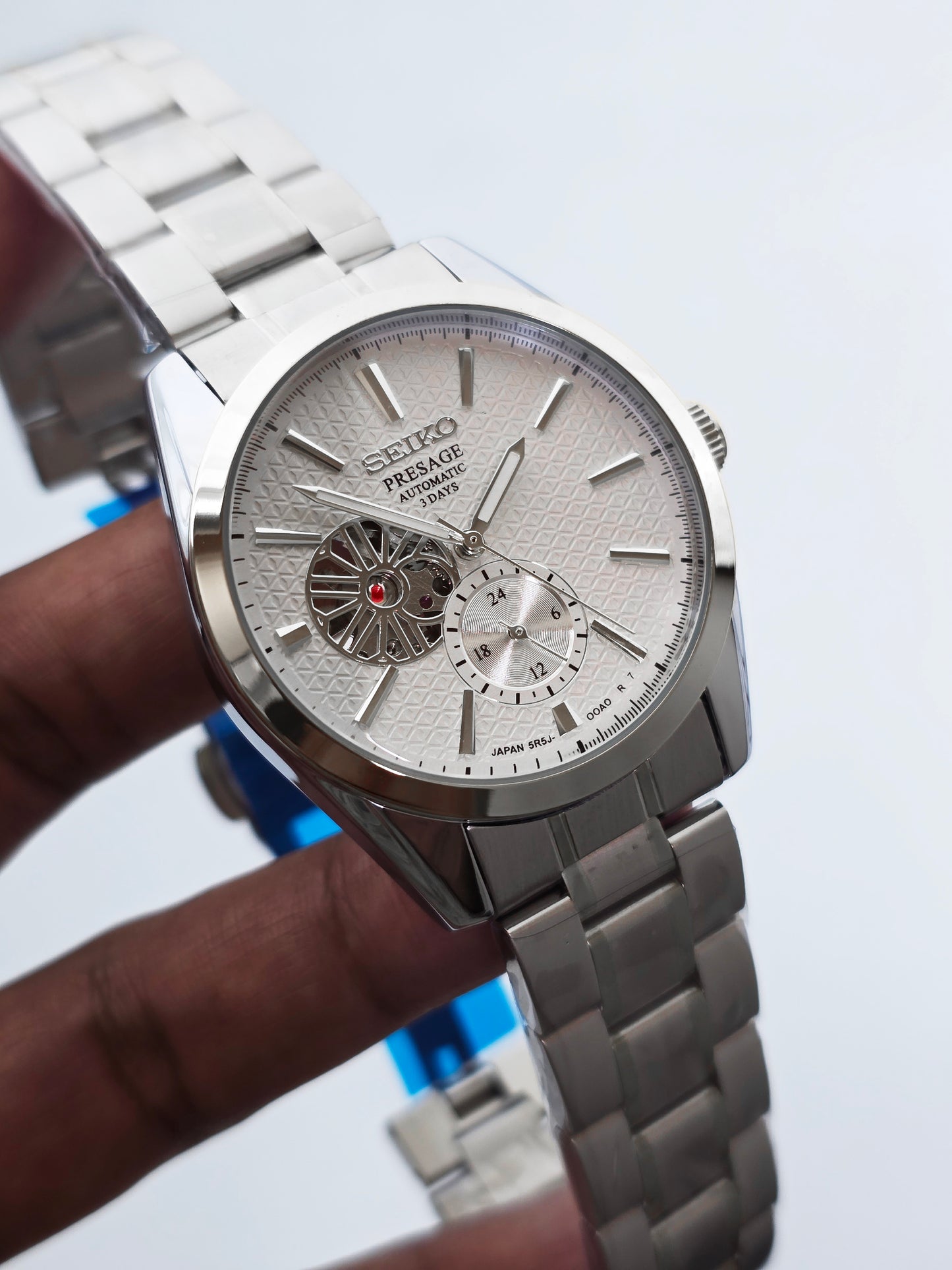 Stylish SEIKO Mechanical Watch | SKO Watch M12 D